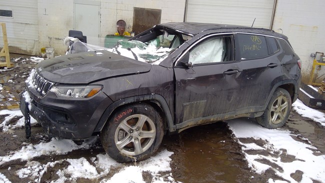 J26049, 24 Compass, 2.0L Turbo.jpg